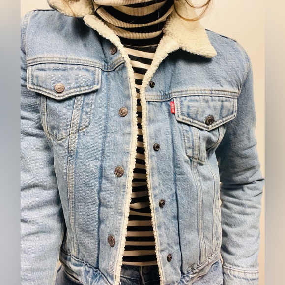 Levi's Sherpa Trucker Jacket · Blue Denim - Picture 16 of 16